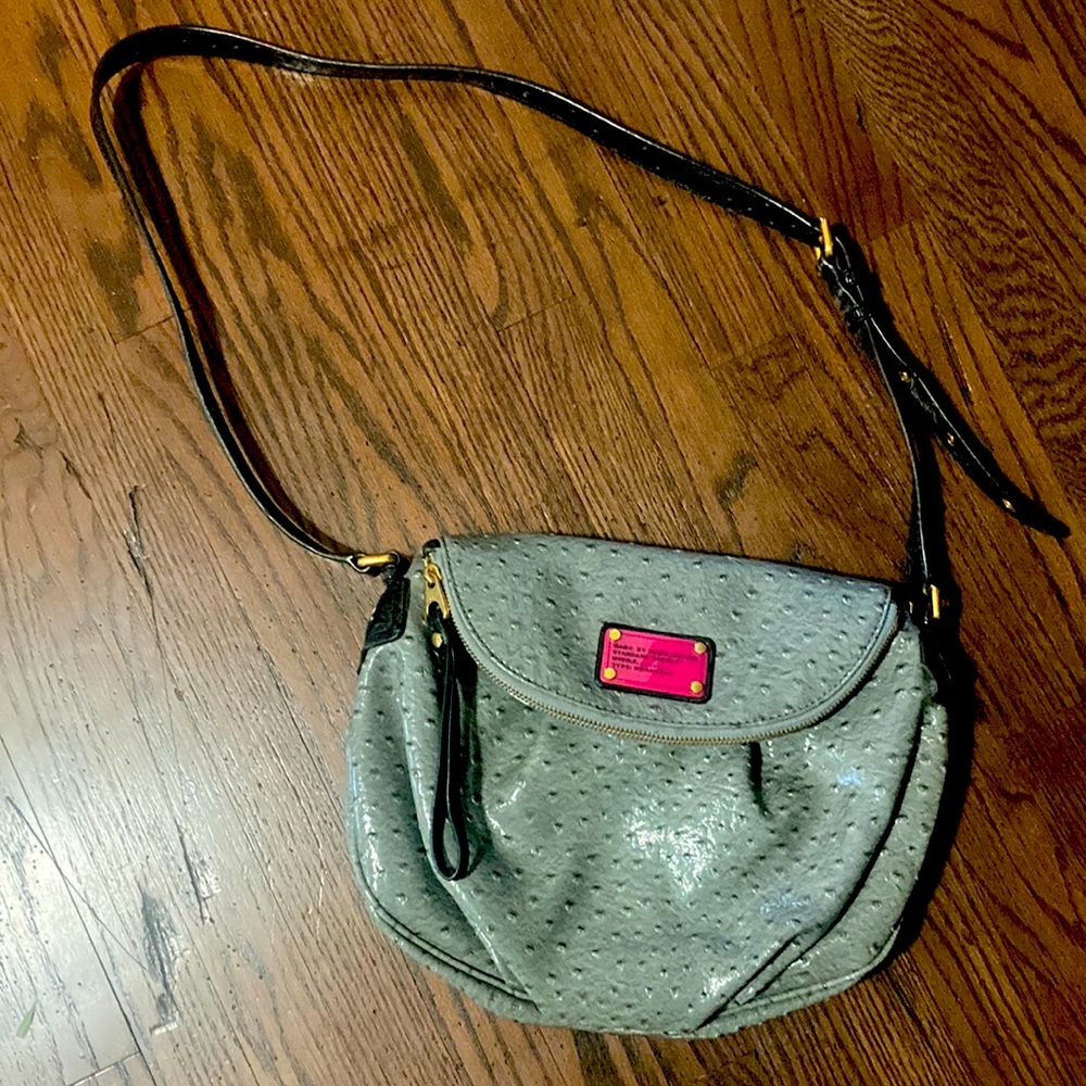 Marc By Marc Jacobs Crossbody Classic Q Faux Ostrich Gray Purse